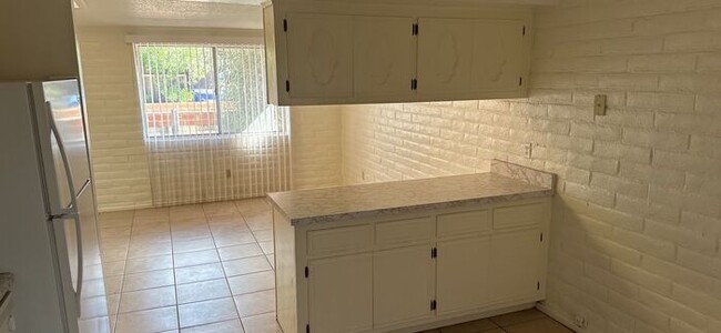 Building Photo - Charming 2 Bed, 1.5 Bath Townhouse for Rent