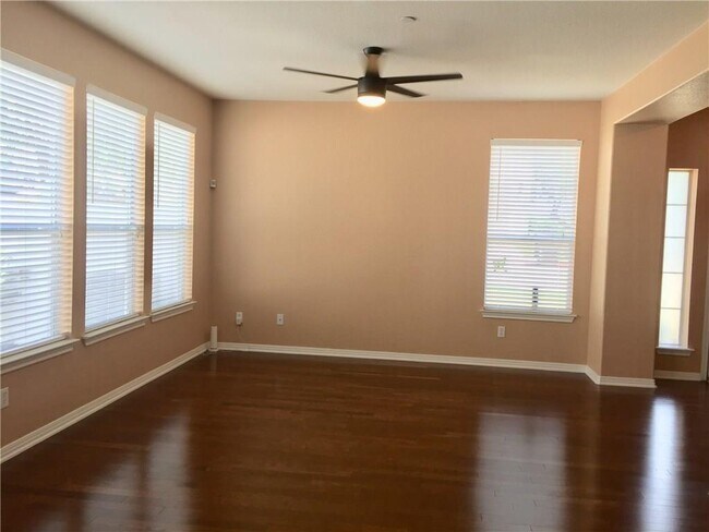 Foto del edificio - 700 Mandarin Flyway Way