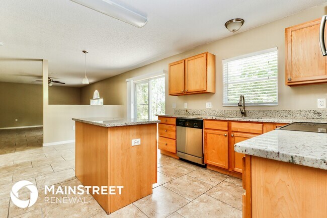 Foto del edificio - 13336 Brewster Rd