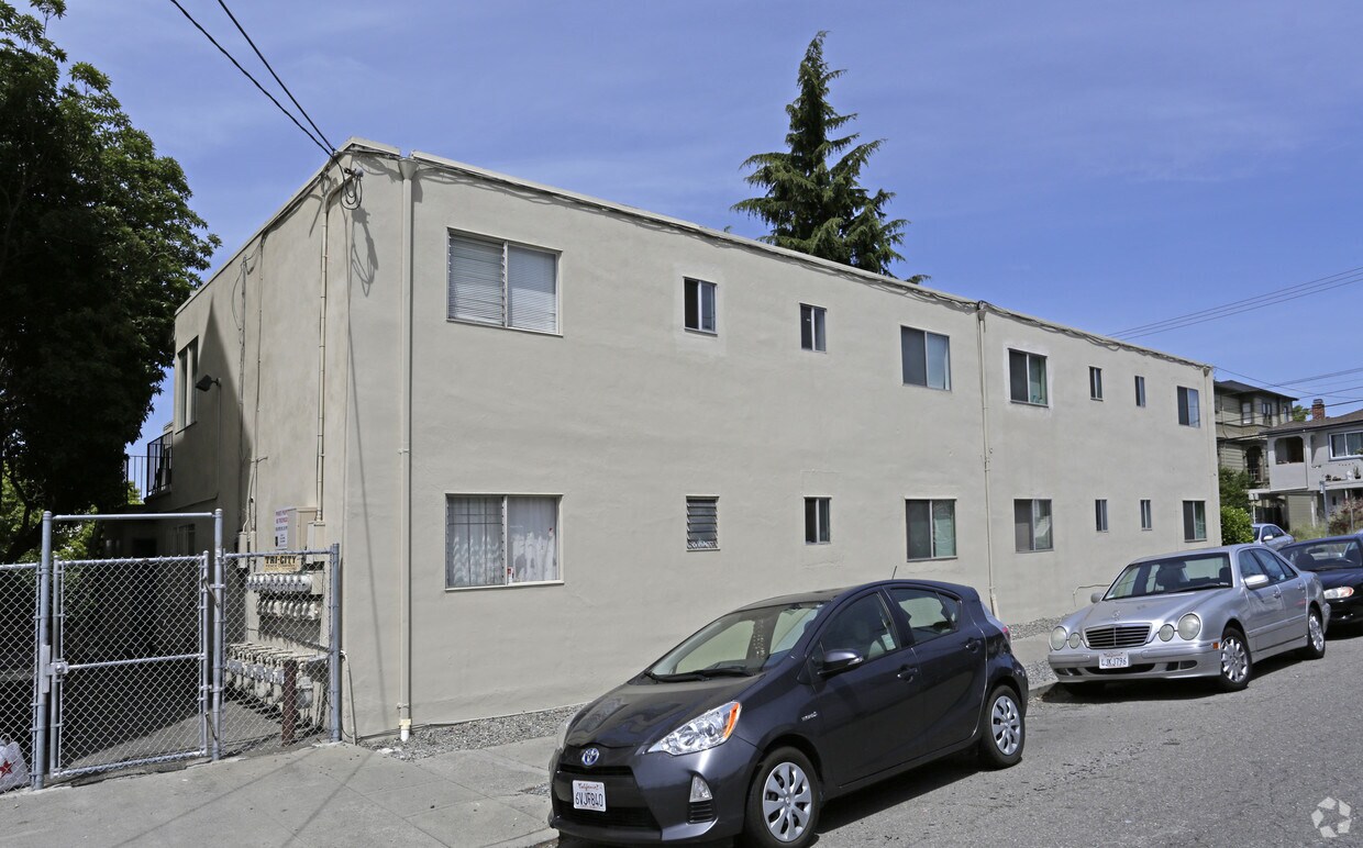 Building Photo - 1896-1898 Alcatraz Ave