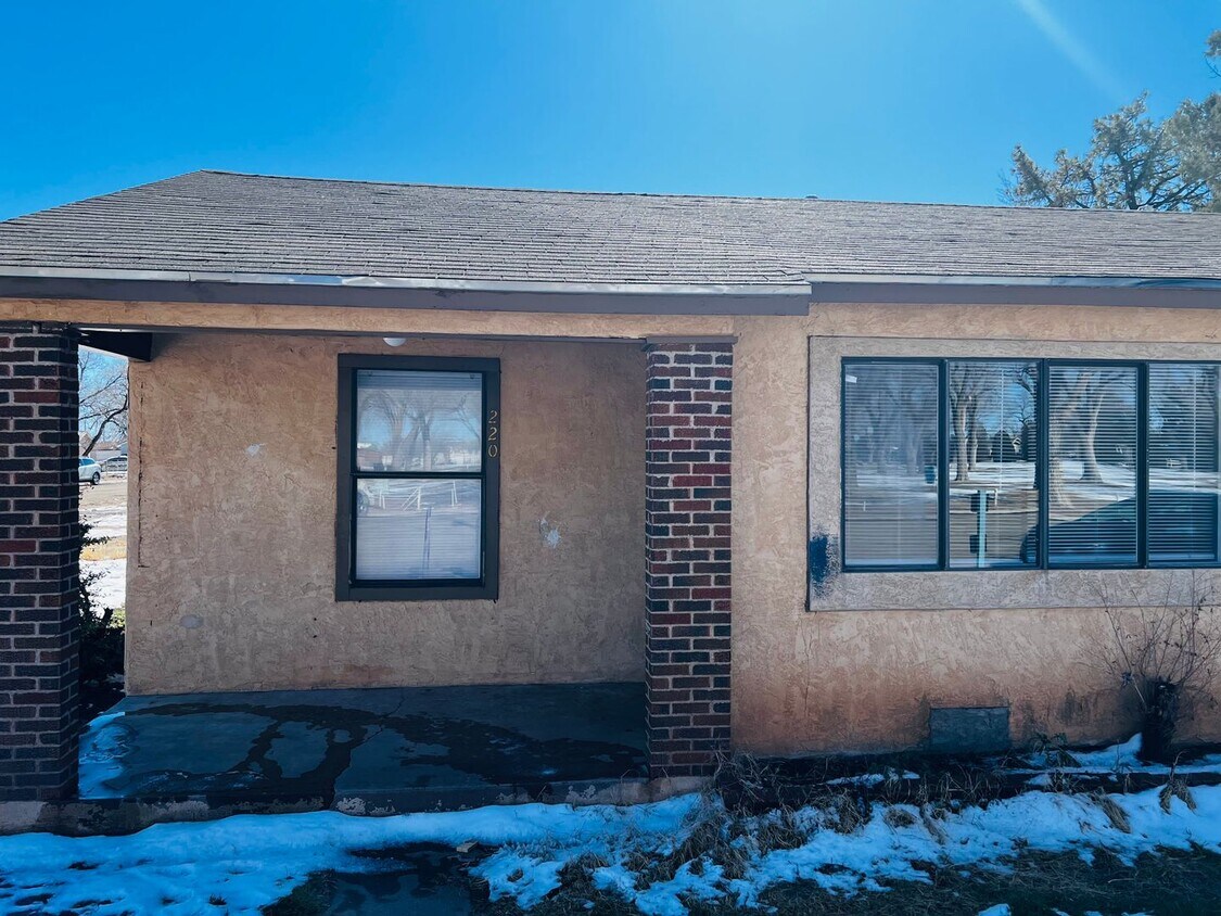Primary Photo - E 9th Duplex 1