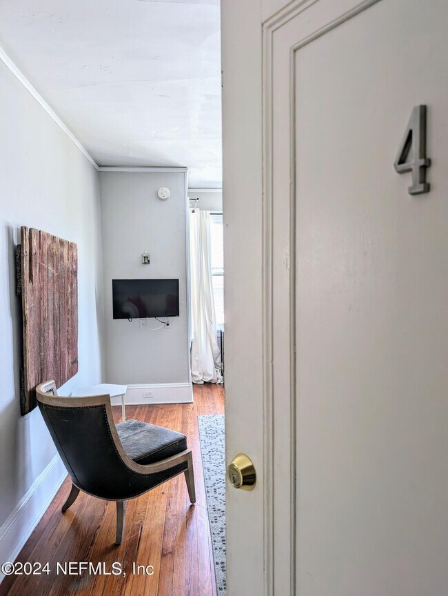 Foto del edificio - 2727 Riverside Ave