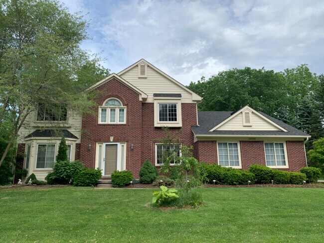 Foto del edificio - 24248 Woodham Rd