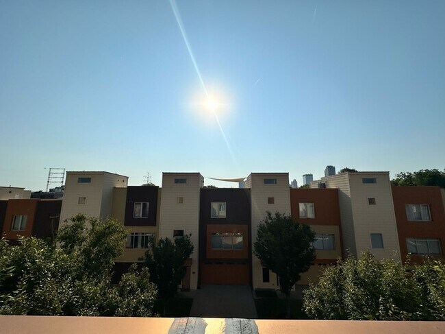 Foto del edificio - 104 Vertical Lofts Dr