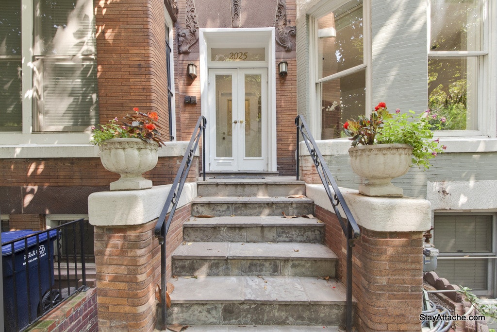 Primary Photo - 2025 Kalorama Rd NW