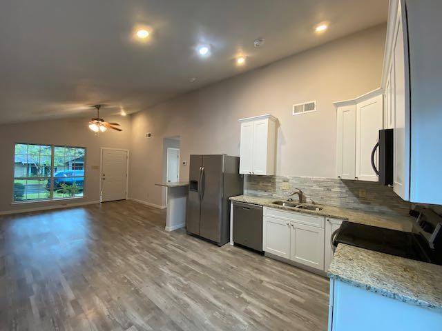 Building Photo - 1015 E Yager Ln