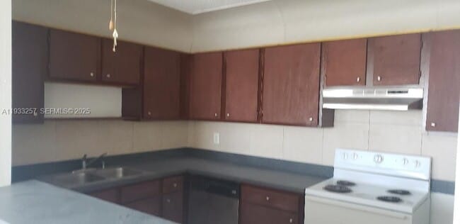 Building Photo - 14840 Naranja Lakes Blvd