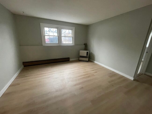 Foto del edificio - 15 Kingsley Ct