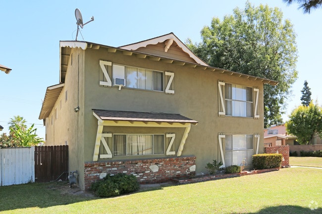 Building Photo - 12072 Cole St