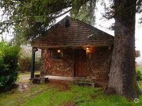 Building Photo - 1025 Irving Rd