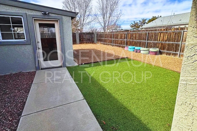 Building Photo - 8886 E Volcano Dr