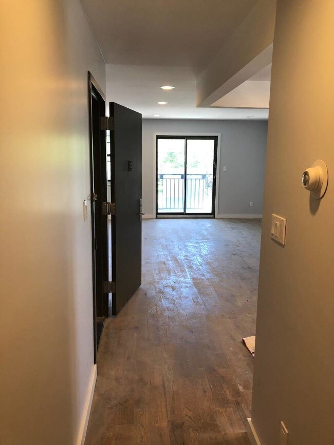 Foto del edificio - 9220 Skidmore Ave