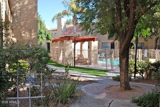 Building Photo - 1025 E Highland Ave