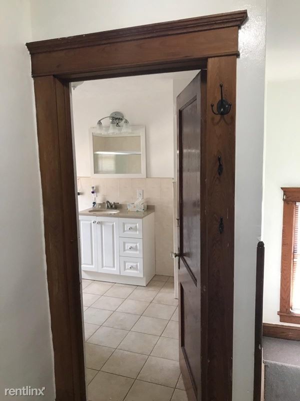 Foto del edificio - 1 br, 1 bath Apartment - 16 Clark St 2 Unit 2