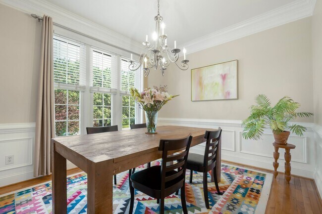 Foto del edificio - 100 Spring Valley Ln