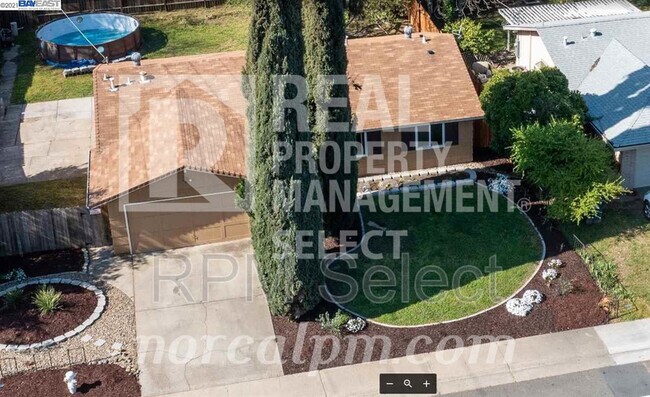 Foto del edificio - 2170 McGregor Dr