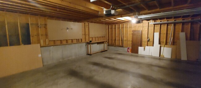 Foto del edificio - Large Executive Rental on 2.99 acres