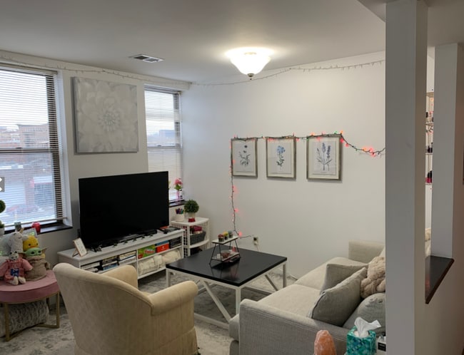 Building Photo - 33 Brainerd Rd