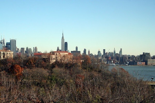 Foto del edificio - 84 Hackensack Plank Rd