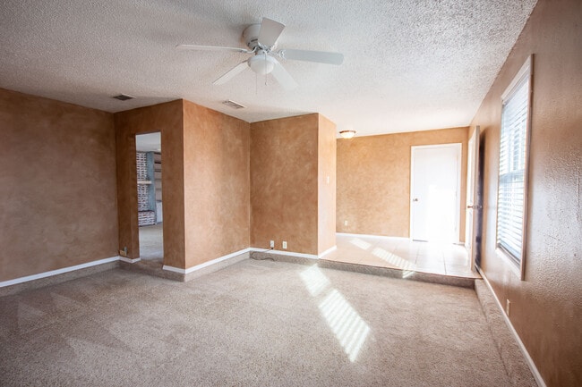 Living Room - 3016 Cheyenne Dr
