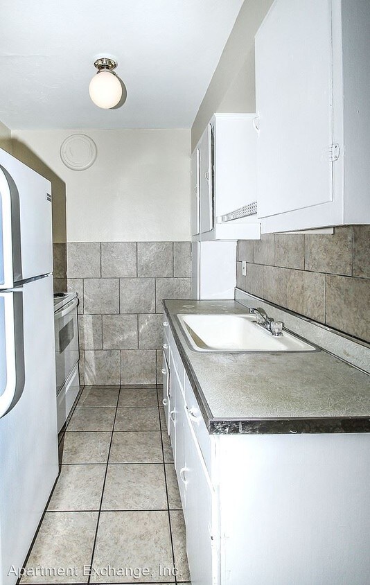 Foto principal - 305-311 S Florissant Rd