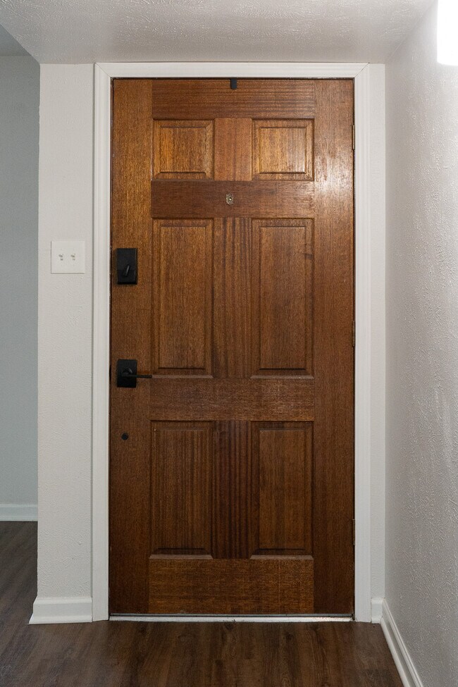 Foto del edificio - 5097 Roberts Dr