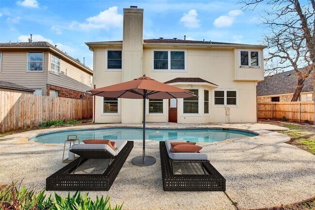 Foto del edificio - 4065 Honey Bear Loop