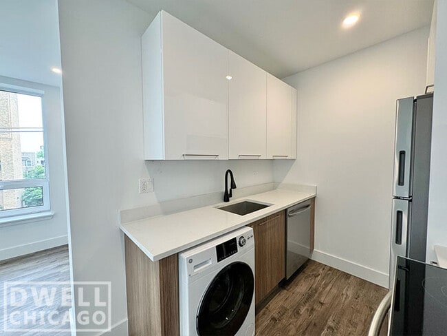 Foto del edificio - 901 W Carmen Ave