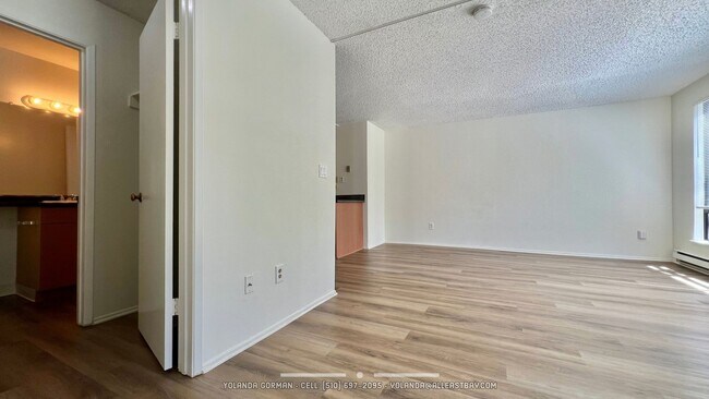 Foto del edificio - Sweet 2nd floor  studio condo at resort-like Watergate by the Bay in Emeryville!