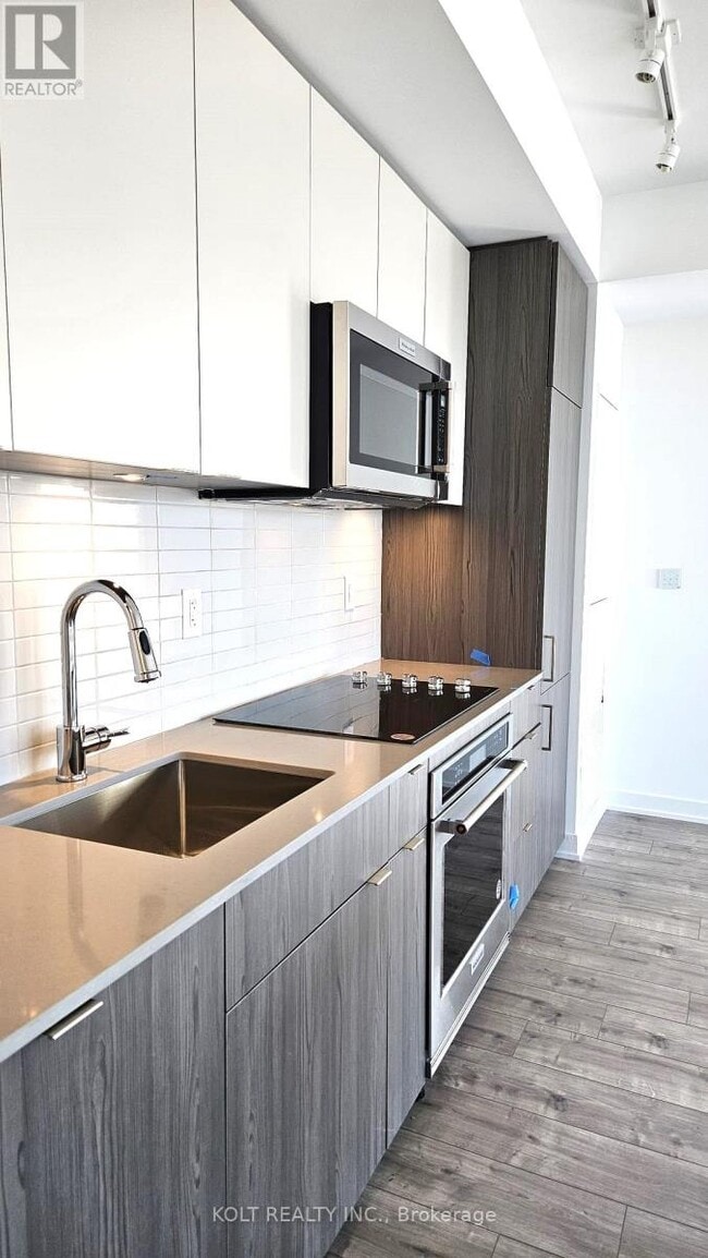 Building Photo - 220 Missinnihe Way