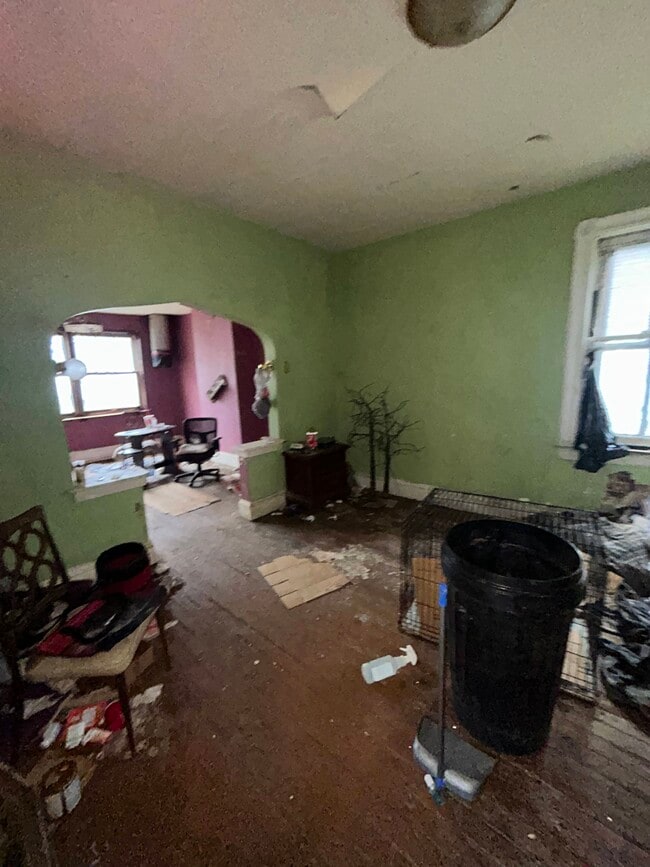 Building Photo - 351 Lagro Ave