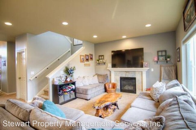Building Photo - 4 br, 2.5 bath House - 3915 Birddog Drive