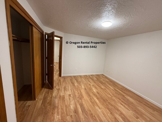 Foto del edificio - 12802 SE Main St