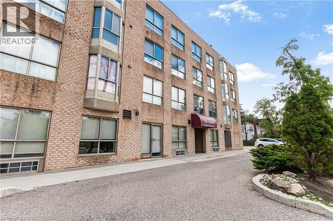 Building Photo - 249 Major Mackenzie Dr E