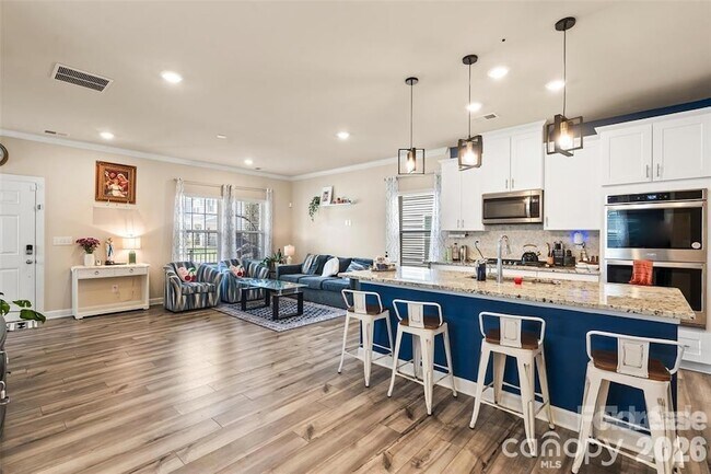 Foto del edificio - 613 Cedar Knoll Cir