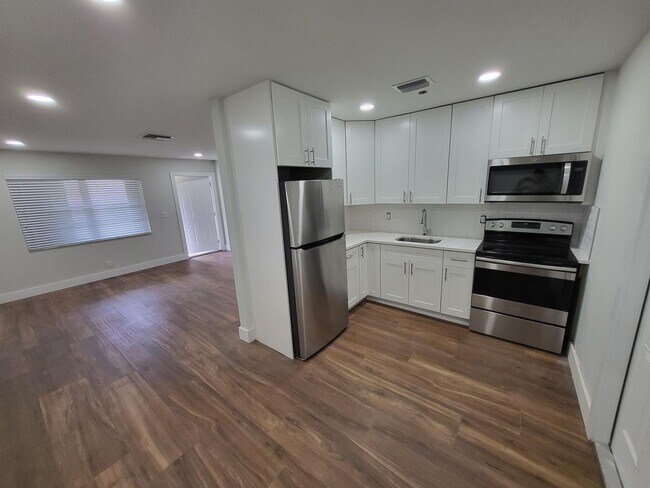 Foto del edificio - 909 Hansen St