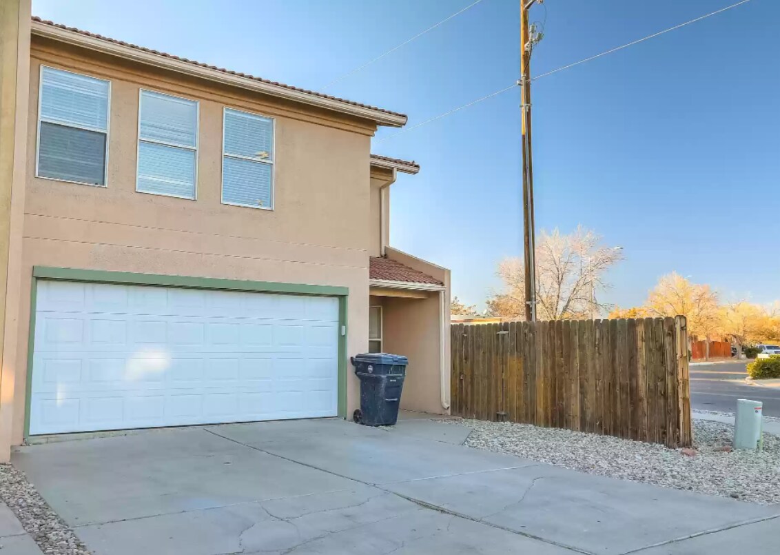 Primary Photo - 3035 Bright Star Dr NW