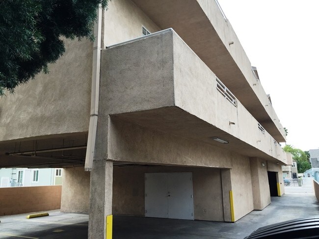 Building Photo - 1732 Crenshaw Blvd