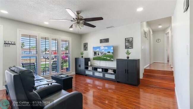 Building Photo - 1433 SW 48th Ave