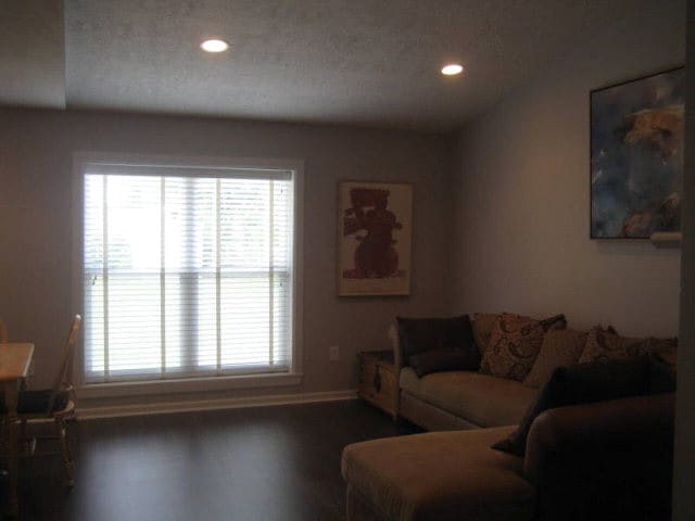 Building Photo - 116 Cyndee Cir