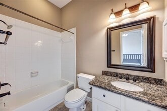 Building Photo - 1511 Drew St