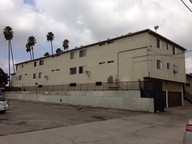 Foto del edificio - 930 N Marine Ave