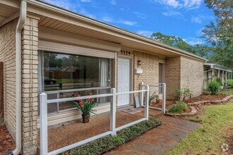 Building Photo - 1124 Helen Dr