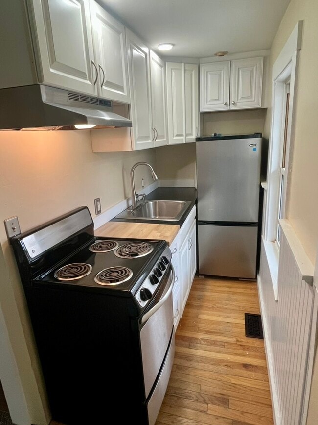 Building Photo - 29 Pine St