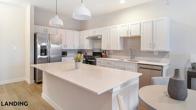 Foto del edificio - 8900 Archer Ave