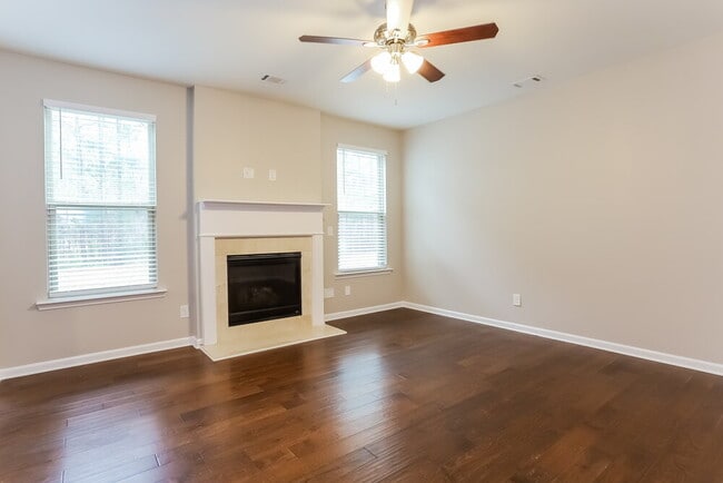 Building Photo - 677 Rockingham Dr