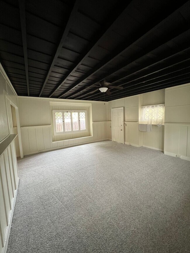 Building Photo - Adorable Downtown Upland Bungalow