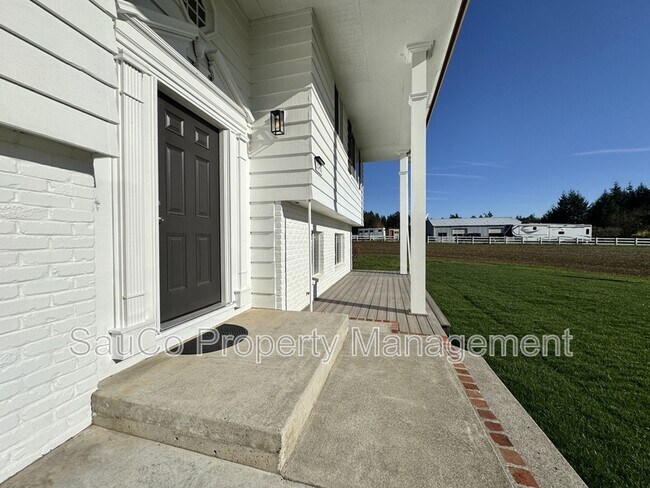 Foto del edificio - 21965 NW Phillips Rd