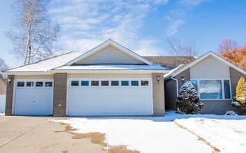 Building Photo - 240 Mulberry Dr