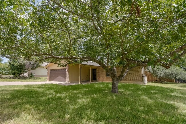 Building Photo - 606 Splitrock